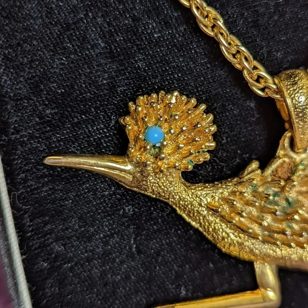 Vintage road runner necklace & earrings